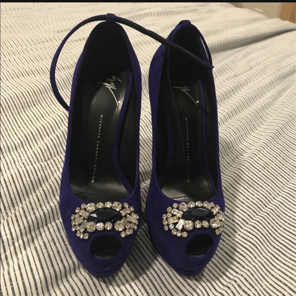 Pregnant can’t wear them